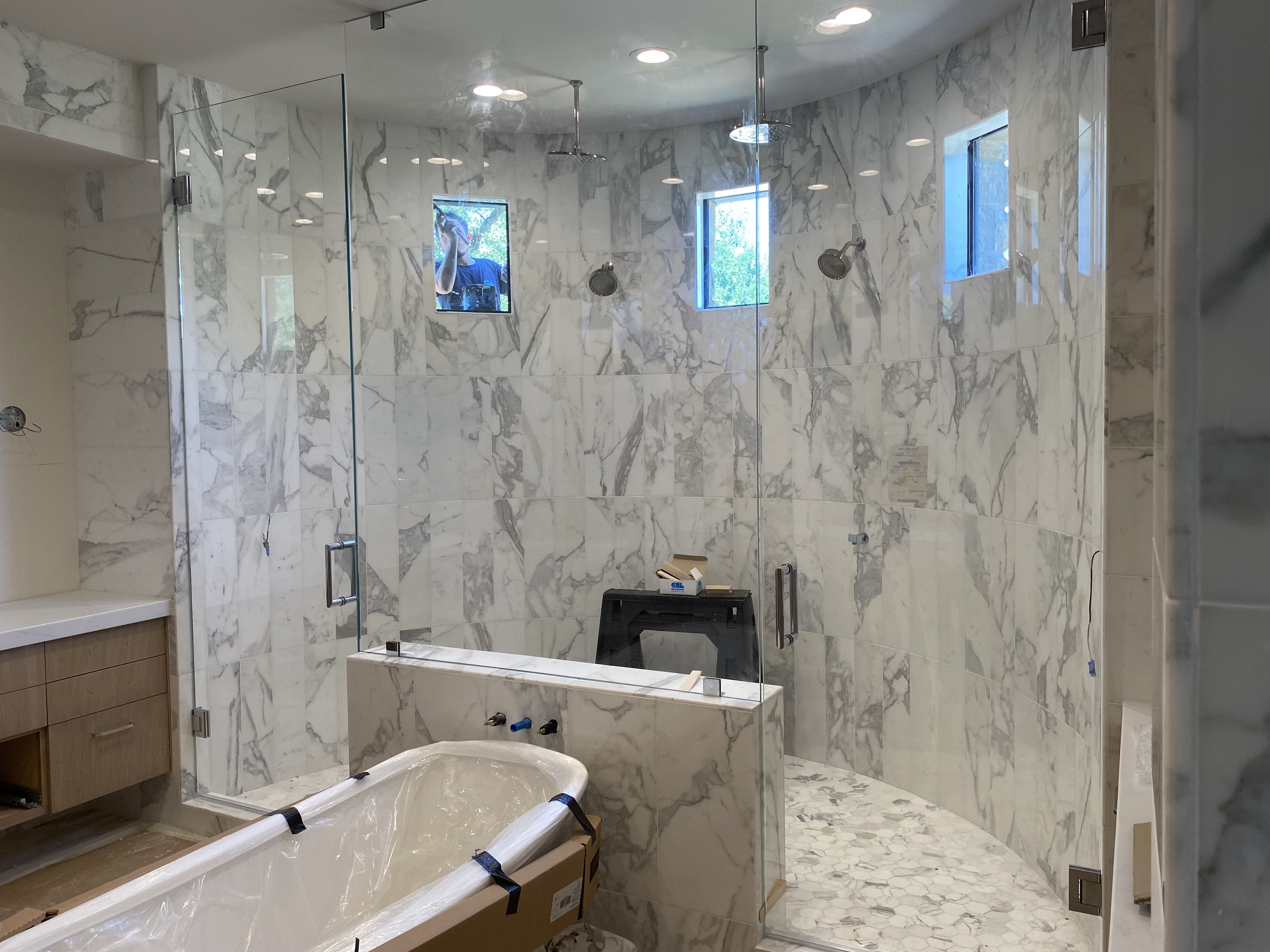 Frameless shower installation 3